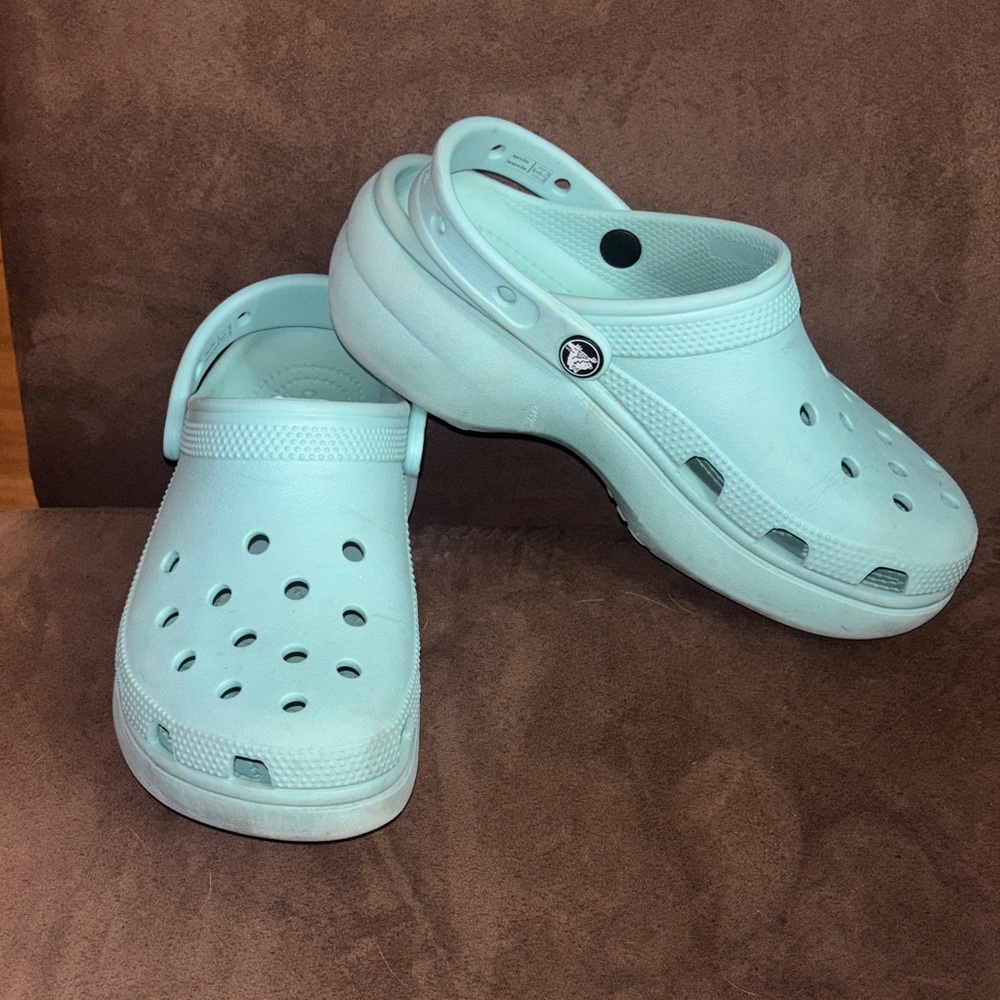 Platform mint crocs